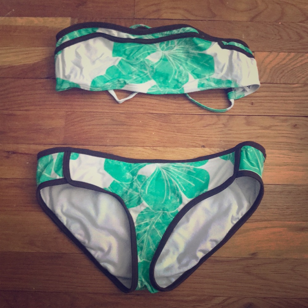 Floral bandeau bikini